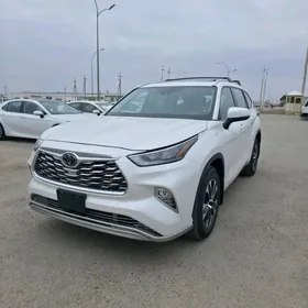 Toyota Highlander 2020