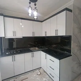 3 ком. 2 этаж.