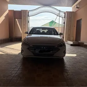 Hyundai Elantra 2020
