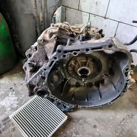 Дутый Камри коробка