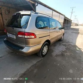 Toyota Sienna 2002