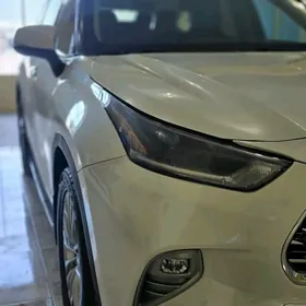 Toyota Highlander 2021