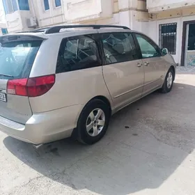 Toyota Sienna 2004