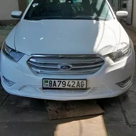 Ford Taurus 2013