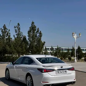 Lexus ES 350 2019