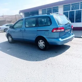 Toyota Sienna 2002