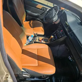 Mercedes-Benz E300 1985