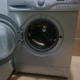 стиральная машина "LG"
