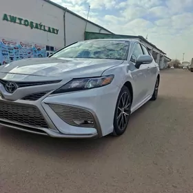 Toyota Camry 2024