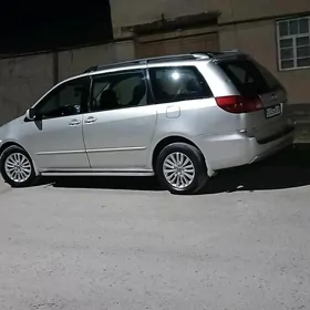 Toyota Sienna 2005