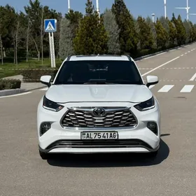 Toyota Highlander 2021