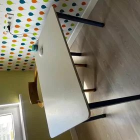 Стол кухонный