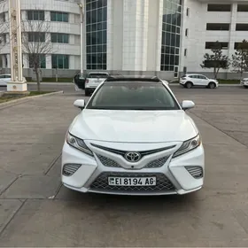 Toyota Camry 2018