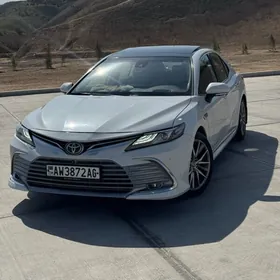 Toyota Camry 2021
