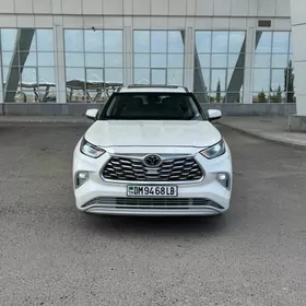 Toyota Highlander 2021