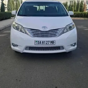 Toyota Sienna 2010