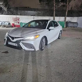 Toyota Camry 2020