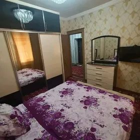 МИР 2,  2 КОМ  1 ЭТАЖ