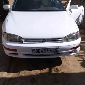 Toyota Camry 1992
