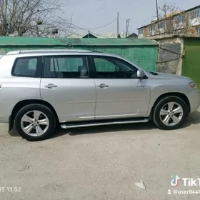 Toyota Highlander 2010