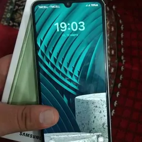 продаю телефон