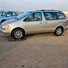 Toyota Sienna 2002