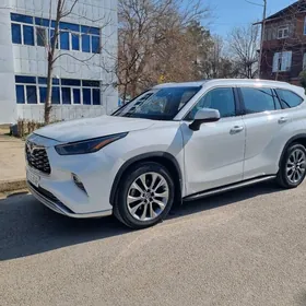 Toyota Highlander 2022