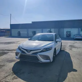 Toyota Camry 2022