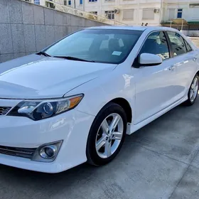 Toyota Camry 2013