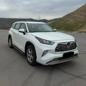 Toyota Highlander 2020