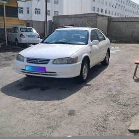 Toyota Camry 2000