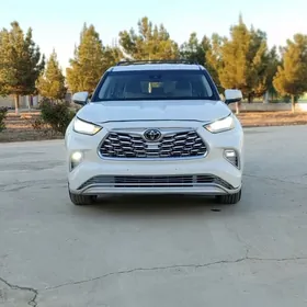 Toyota Highlander 2021