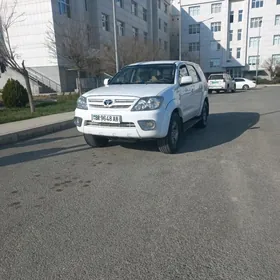 Toyota Fortuner 2006