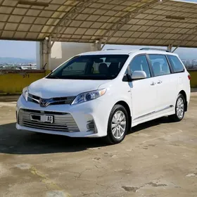 Toyota Sienna 2020