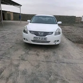 Nissan Altima 2011