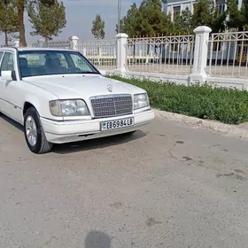 Mercedes-Benz 230E 1993