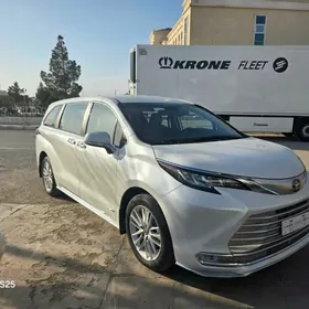 Toyota Sienna 2021