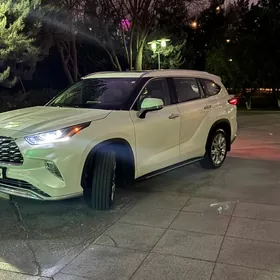 Toyota Highlander 2020