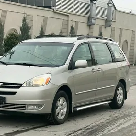Toyota Sienna 2004