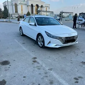 Hyundai Elantra 2023