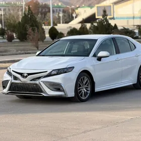 Toyota Camry 2021