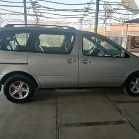 Toyota Sienna 2002