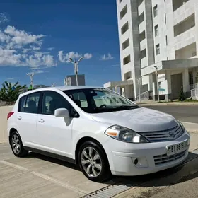 Nissan Versa 2012