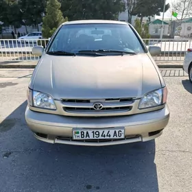 Toyota Sienna 2000