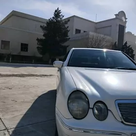 Mercedes-Benz 230E 2001
