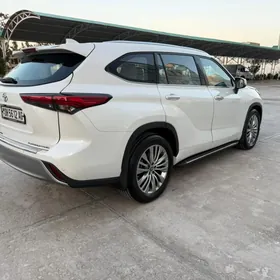 Toyota Highlander 2022
