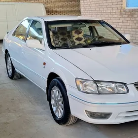 Toyota Camry 2001