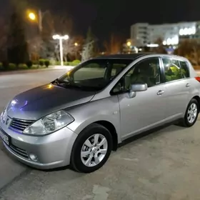 Nissan Tiida 2007