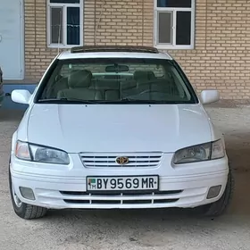Toyota Camry 1999