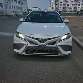 Toyota Camry 2022